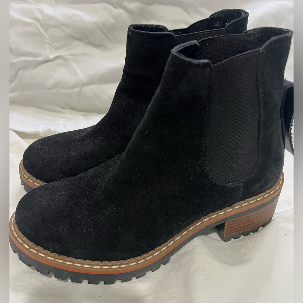 Chelsea Black Chunky Boots